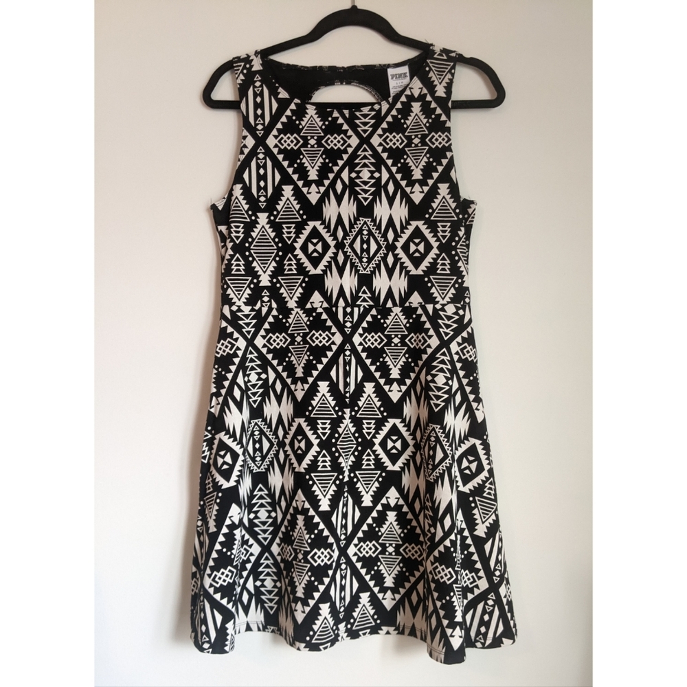 ❇️NWT❇️ Bold Print Mini Dress